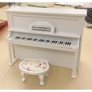 1:12 模型 白色立式鋼琴 這不是玩具，請勿讓小孩玩耍碰觸以免吞食! T1
