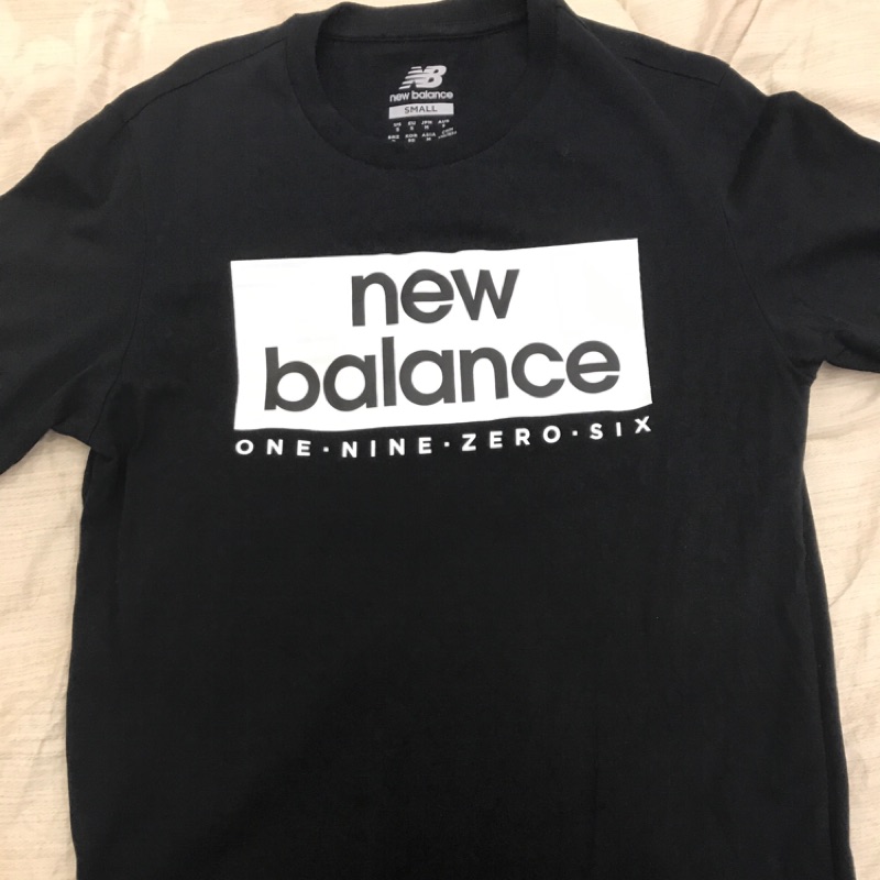 Nb New Balance Logo T 短袖全新正品日本專櫃購回s號衣服過多割愛 蝦皮購物