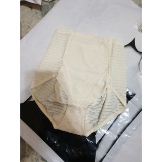 女 華歌爾Wacoal專櫃 加大尺寸尺碼 三角褲三角內褲子 透氣貼身 少女色鵝黃色 ➱ 適 XL