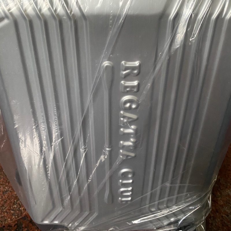 全新 Regatta Club銀色行李箱20吋 四輪密碼鎖 下單即可挑選任一贈品 蝦皮購物