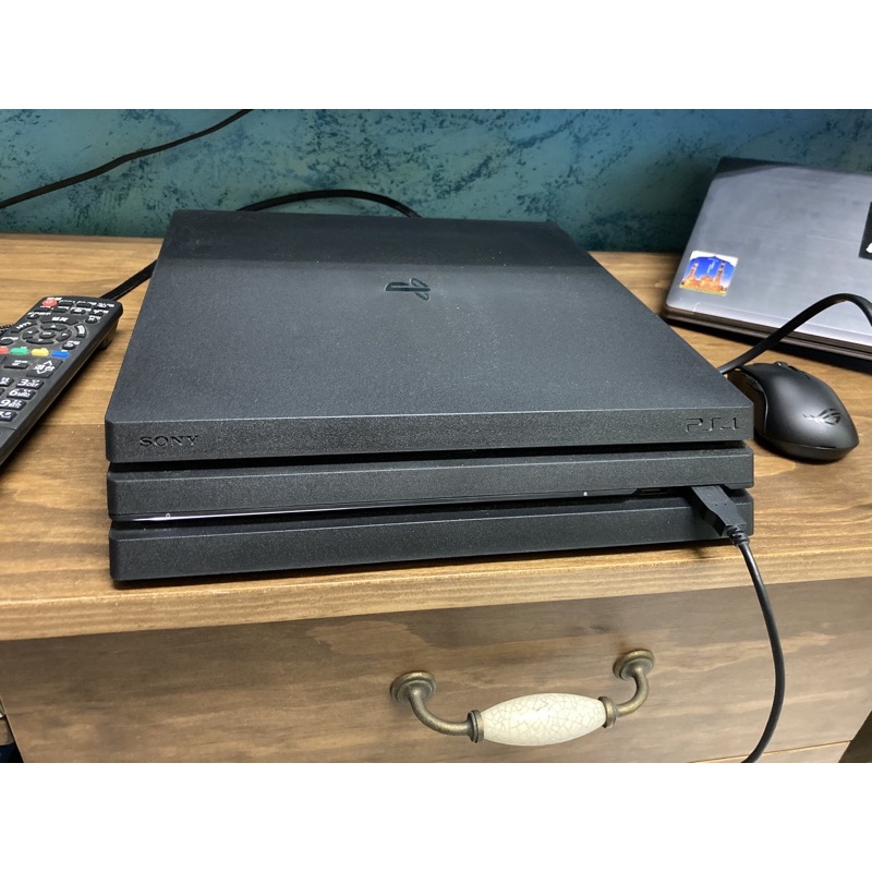 PlayStation 4 Pro CUH-7017BB01系列 1TB (極致黑)