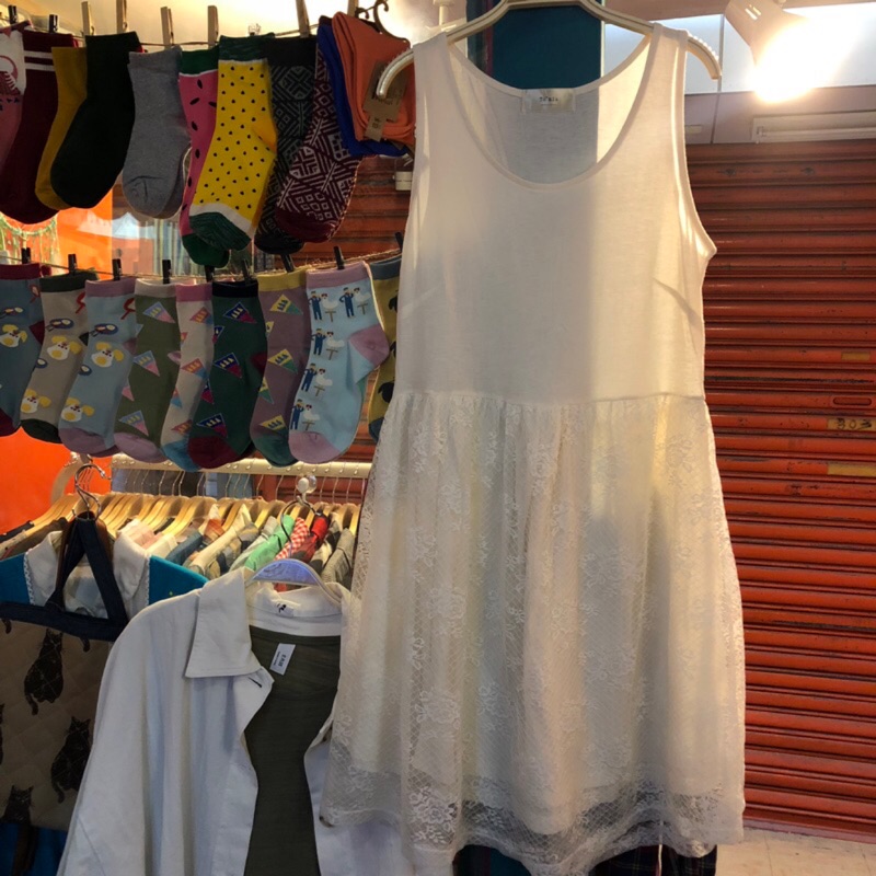 韓國製 內搭純白下擺細緹花蕾絲長版背心蓬蓬公主襯裙