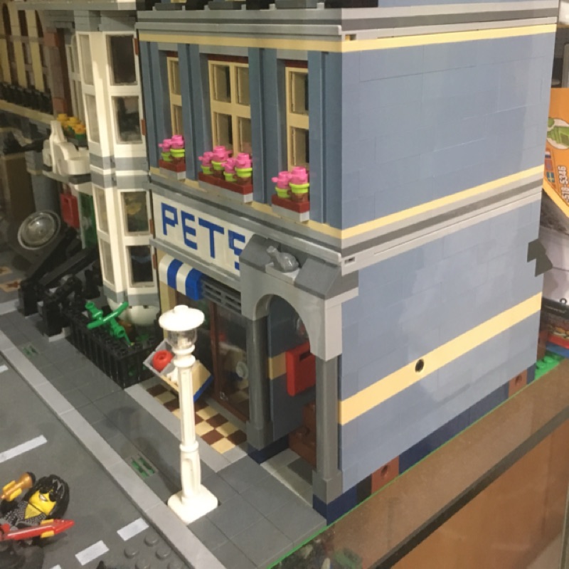LEGO 10218 寵物店(二手有書無盒)