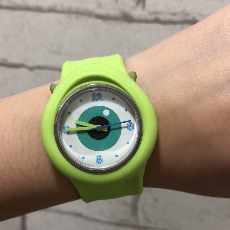 日本迪士尼購入大眼怪手錶