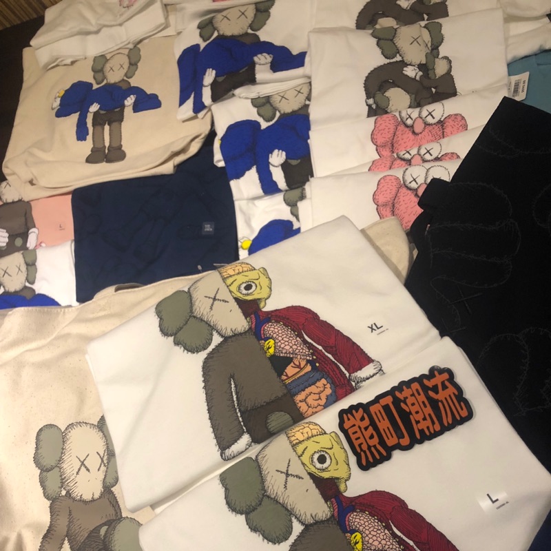 E款L號全新 Uniqlo UT x KAWS Companion BFF SUMMER 系列