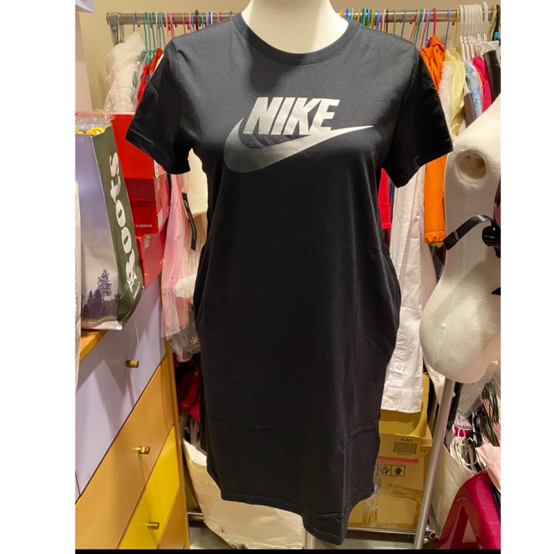 全新[Nike] SPORTSWEAR 大童連身裙 女童,尺寸L,女大人可穿