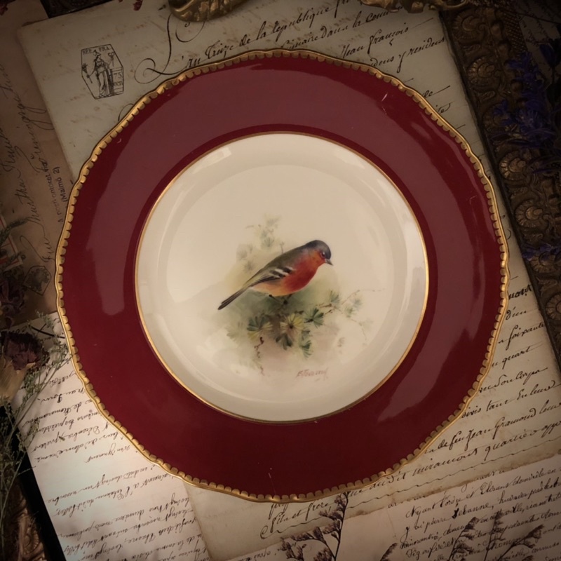 英國皇家伍斯特瓷器（Royal Worcester ）頂尖畫師E. Townsend手繪蒼頭燕雀紅釉瓷盤