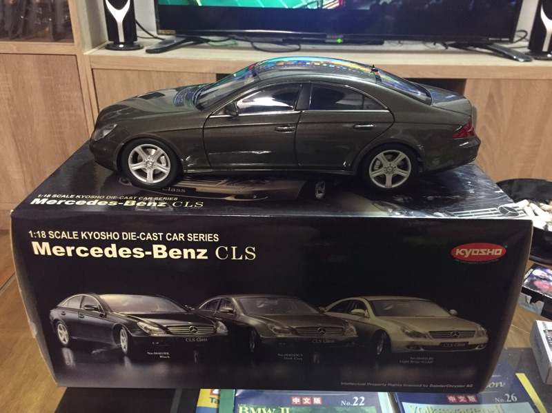 Kyosho 1/18 benz cls500 w217 棕色