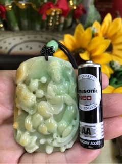 （附證書）雙彩 觀世音菩薩 手工雕刻 緬甸玉墜，觀音，天然翡翠A貨