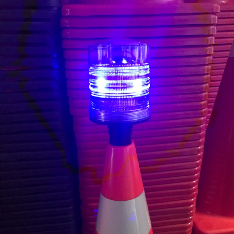 （含稅）太陽警示燈 （LED紅藍）交通錐 三角錐爆閃燈 閃光燈 閃爆燈 蘋果燈 工地手把燈 交管 路檢 路障 管制燈