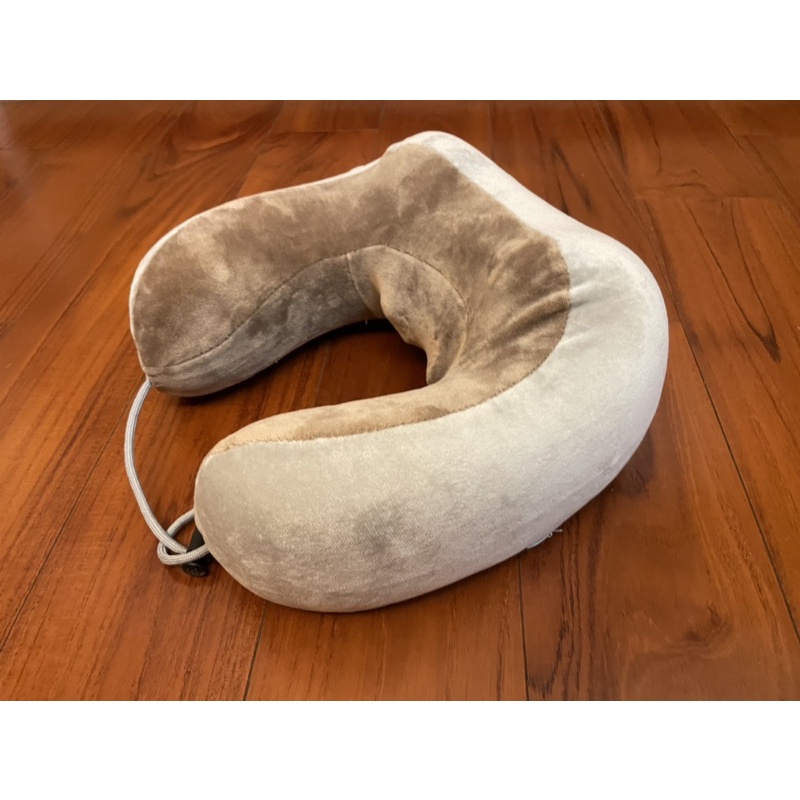 12球頸部按摩枕 U-shaped massage pillow