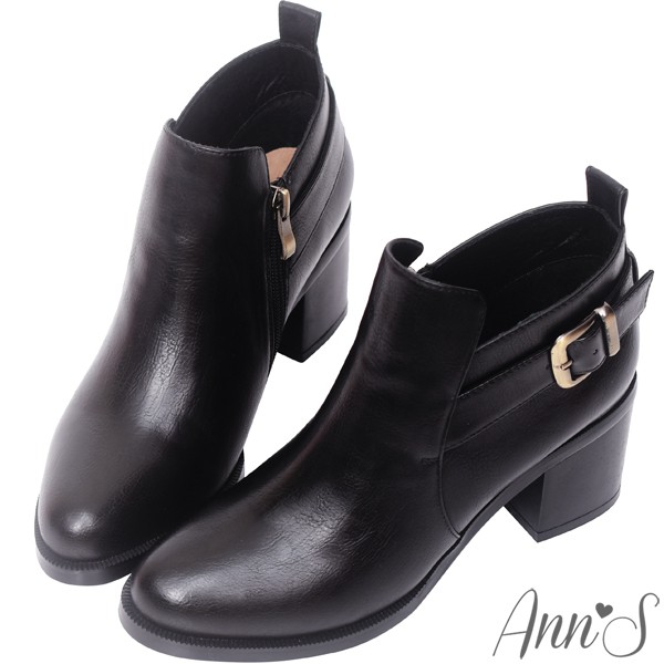 Ann’S微涼季節-金屬斜帶側拉鍊擦色粗跟短靴-黑