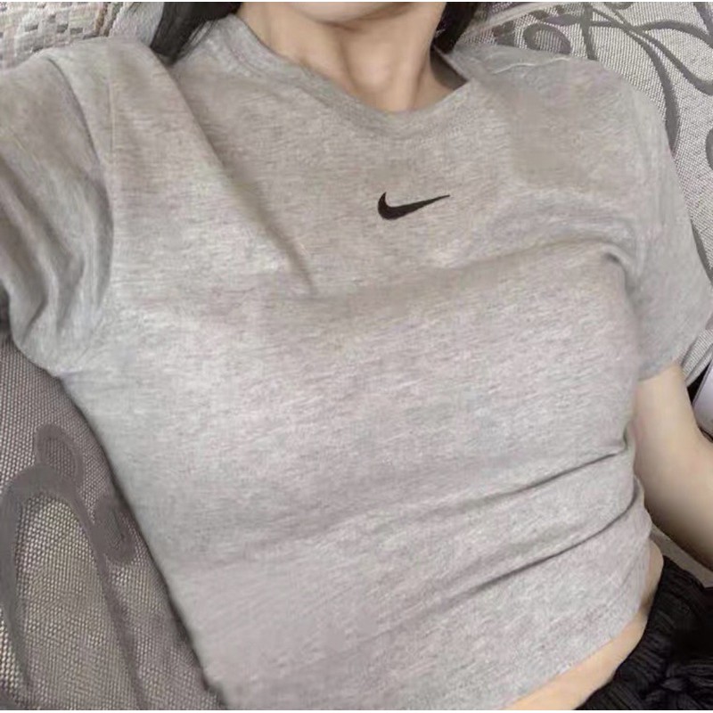 Nike 短版緊身上衣（二手）