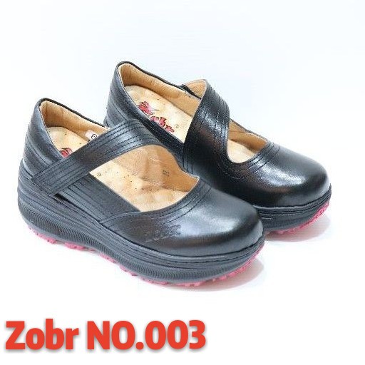 NO.003 2020冬季新品 Zobr休閒坡跟黑色小皮鞋