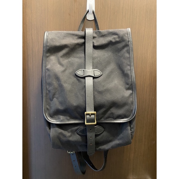 Filson #70017 黑色上蠟油布後背包