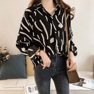 🌞韓版個性女孩印花長袖襯衫 大尺碼女裝上衣L-4XL 肉肉女胖胖女寬鬆顯瘦設計感女裝黑色/白色 寬鬆大版修身顯瘦小魚