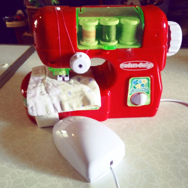 玩具電動縫紉機
