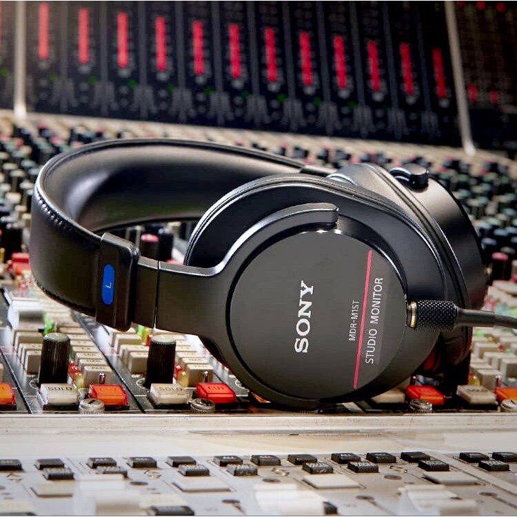 【犬爸美日精品】SONY MDR-M1ST 頂級錄音室專用監聽耳罩式耳機 日本境內限定販售