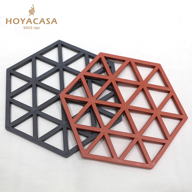 HOYACASA 幾何矽膠隔熱餐墊(款式隨機)