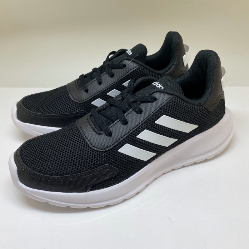 adidas📣超透氣📣慢跑鞋  型號: EG4128 超輕量 黑白