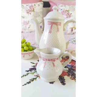 紫丁香歐陸古物雜貨♥英國vintage Churchill鄉村風格粉紅點點蝴蝶結白色浮雕奶壺.花瓶