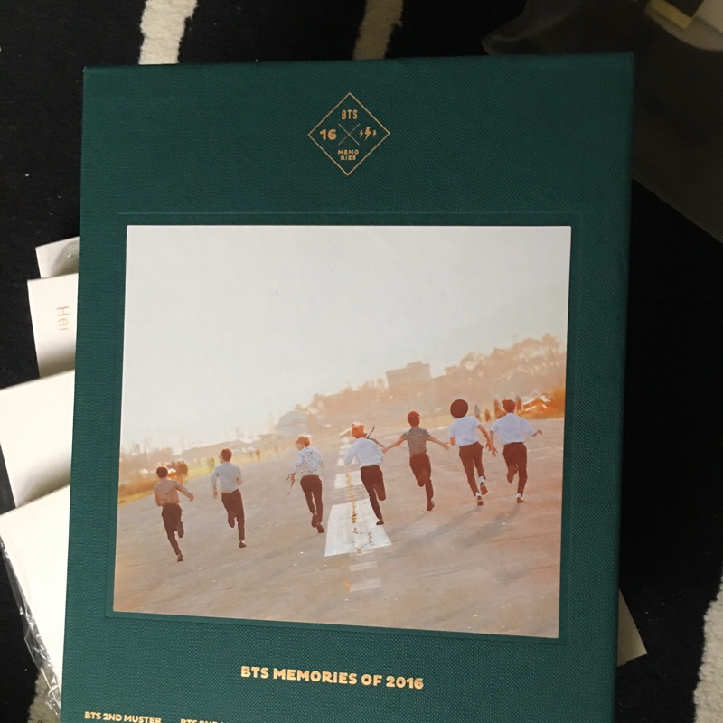 BTS防彈少年團 2016回憶錄 MEMORIES OF 2016 DVD+寫真書