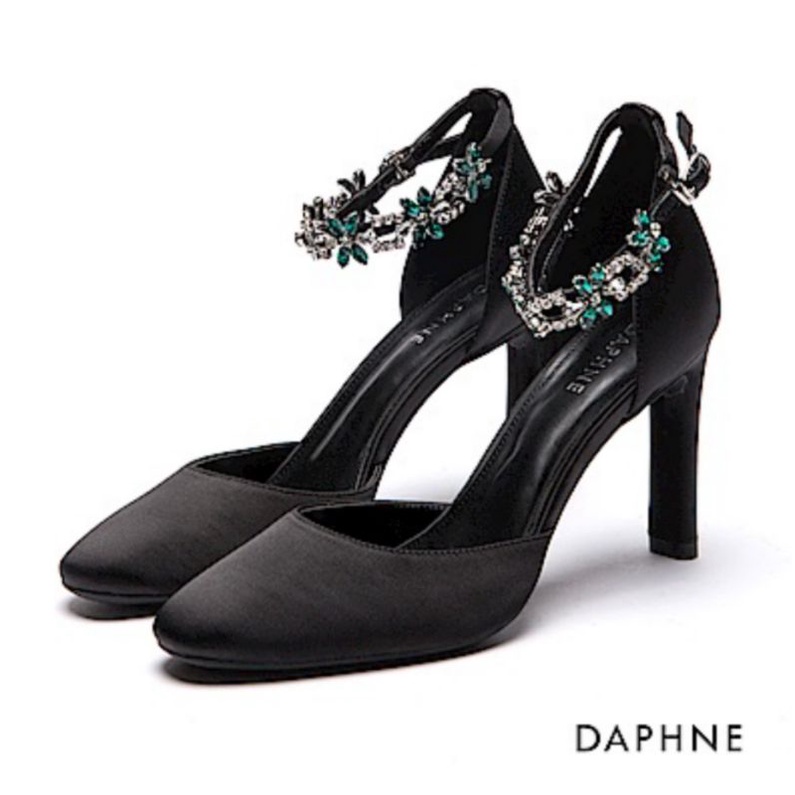 達芙妮DAPHNE 高跟鞋-花型水鑽一字踝帶布面高跟鞋-黑