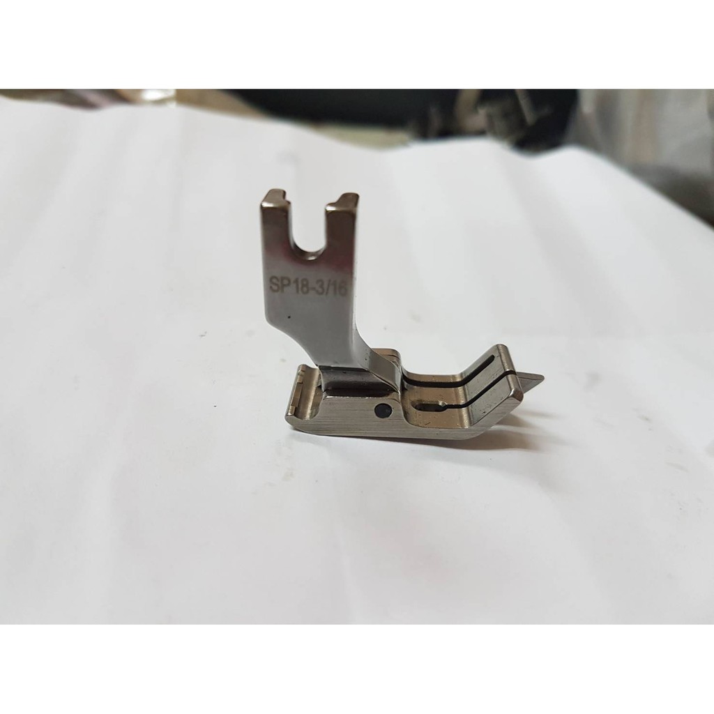 PESUN 鐵製精品 工業用 縫紉機 平車 仿工業用  活動式縫份/活動擋邊/壓線用右邊 SP-18 3/16 壓腳