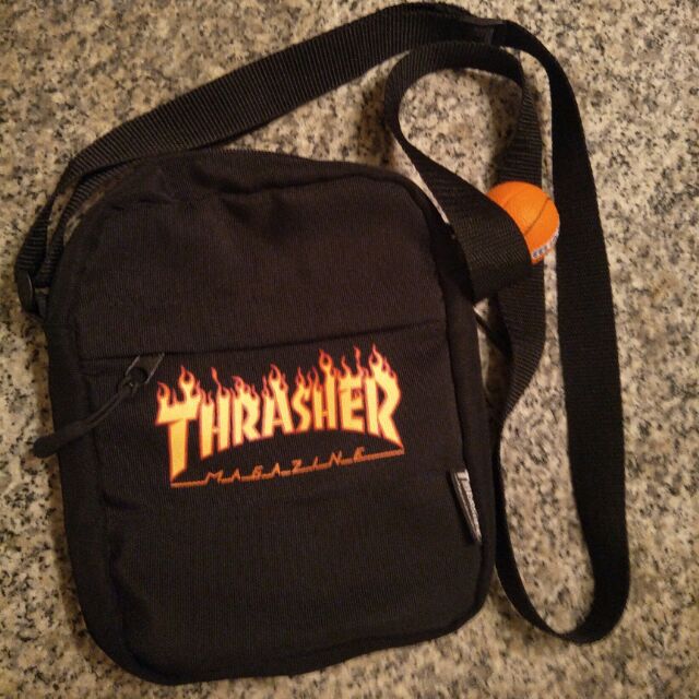 Thrasher小包 腰包 單肩背包 經典火焰🔥