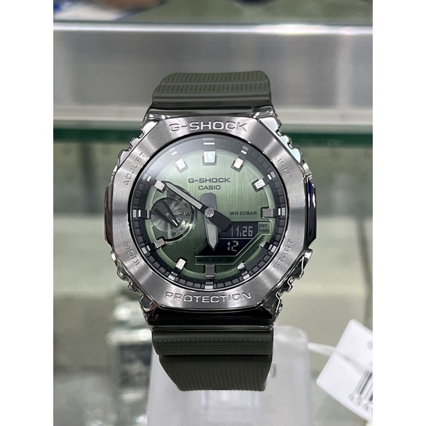 【金台鐘錶】CASIO卡西歐 G-SHOCK(GM-2100B-3A) 超人氣的八角(灰綠 金屬)錶殼設計 農家橡樹