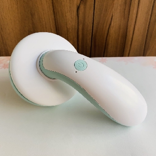 迷你手持充電式桌面吸塵器