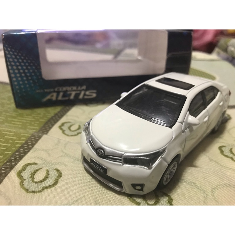 豐田 絕版 Toyota altis 白色 台灣原廠模型回力車 1/43