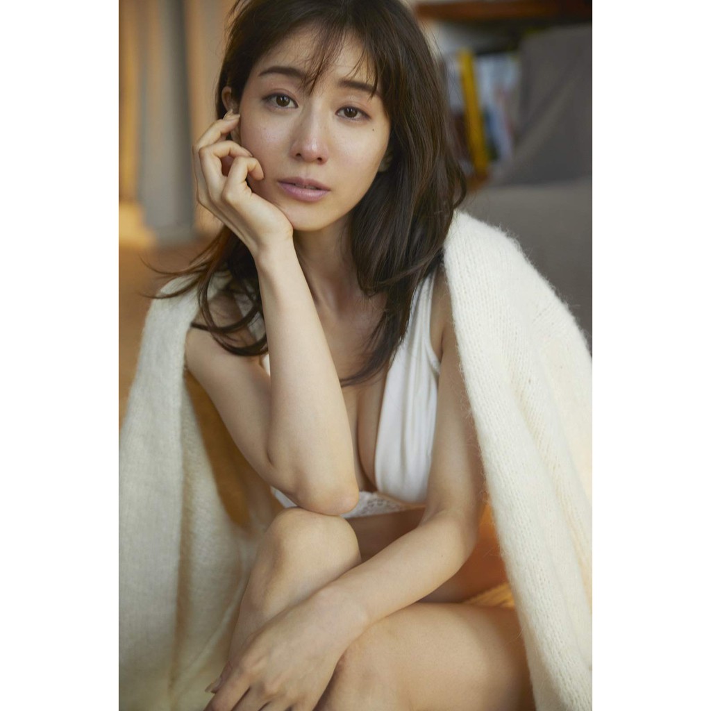 10月8日到書 田中美奈實田中みな実初寫真集 Sincerely Yours 蝦皮購物