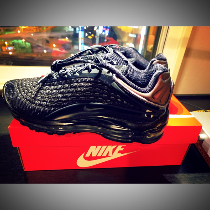 air max deluxe triple black