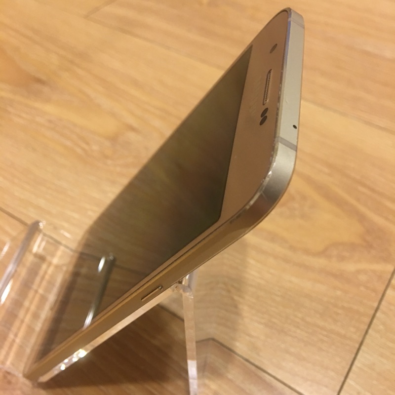 Samsung a8 2015 金色 32g