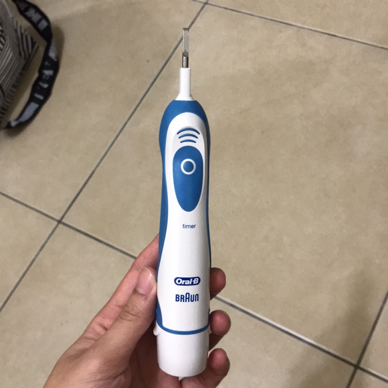 Oral-B 電動牙刷（機身不含刷頭）二手