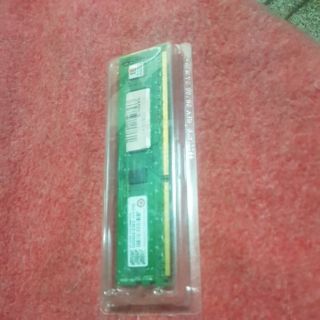 建立DDR3 4G雙面4G售兩百元一條有三十條