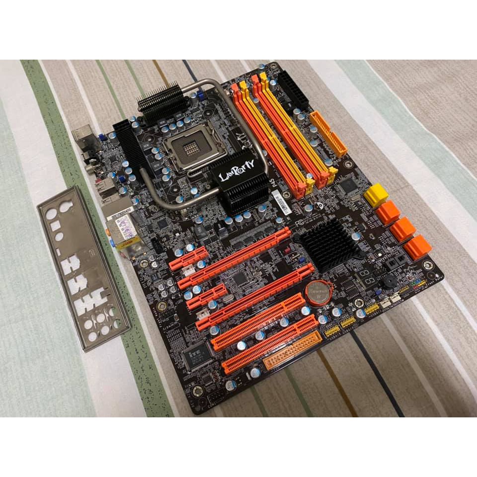 Dfi 友通lanparty Dk P45 T2rs Plus 高階主機板intel 775腳位 蝦皮購物