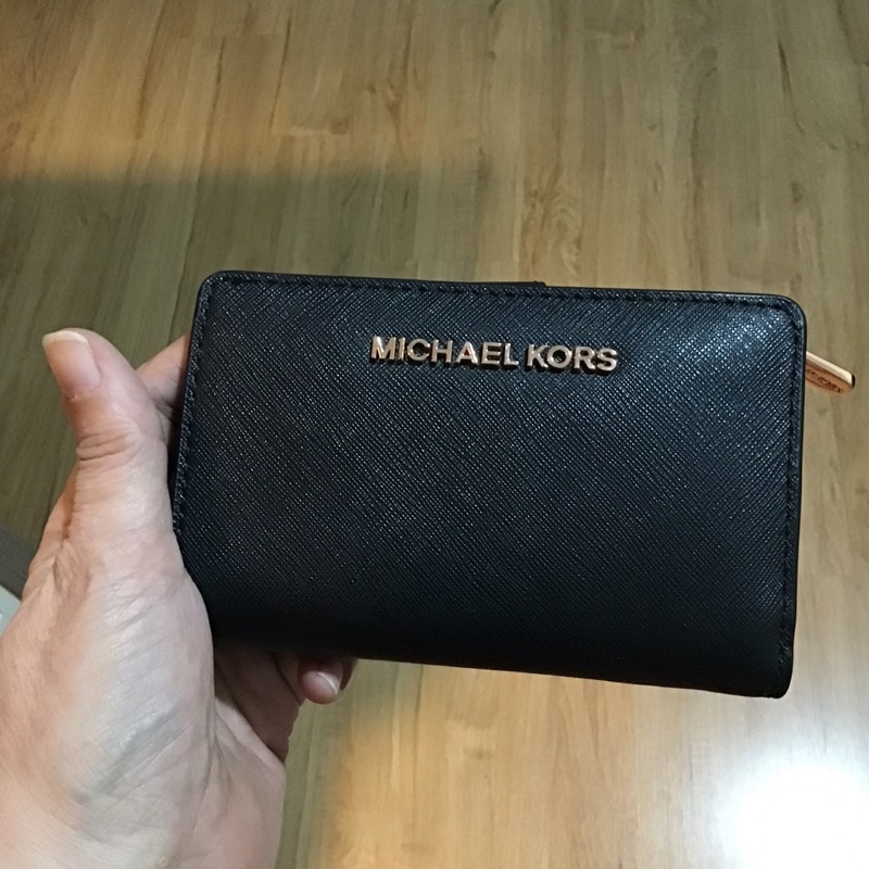 現貨在台 Michael Kors MK 手拿包 中夾 短夾 皮夾 防刮 拉鏈錢包