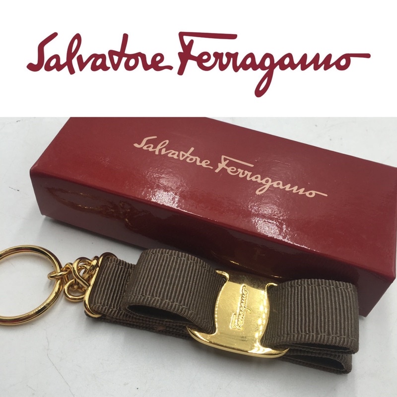 二手真品 SALVATORE FERRAGAMO 吊飾 鑰匙圈 盒裝 白657
