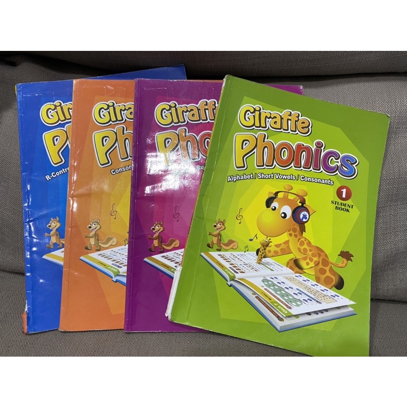 長頸鹿美語 Giraffe Phonics 字母拼讀系列 一冊$100（書+CD)(共有四冊）