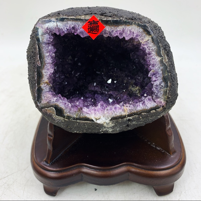 H1127 頂級烏拉圭土型紫水晶洞 1.5kg，高14cm長16cm寬13cm洞深6cm（紫晶洞