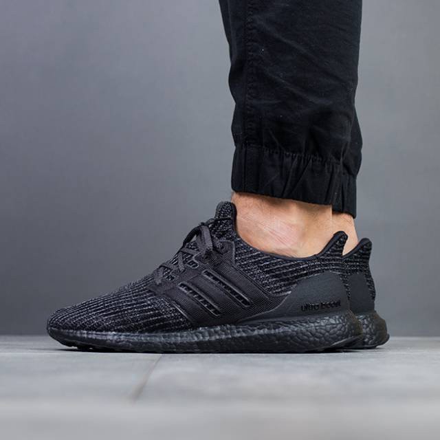 ultra boost 4.0 triple black