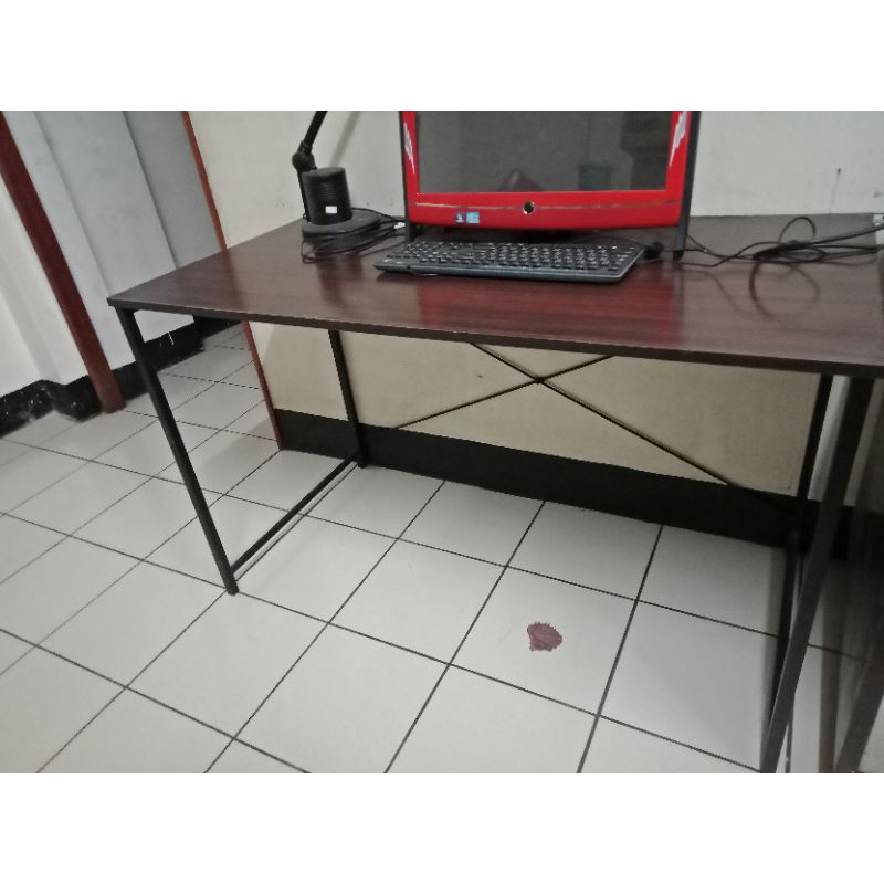 9成新，123cm大桌面設計款，簡易書桌，電腦桌，工作桌，免運
