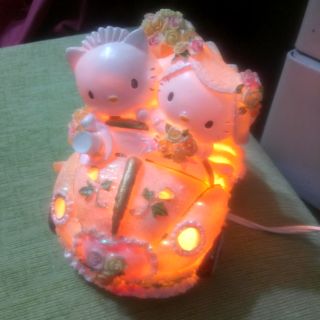 全新陶瓷Kitty精油燈座（付燈泡），因電線久了，有些許黃垢，不介意在下單，一個250