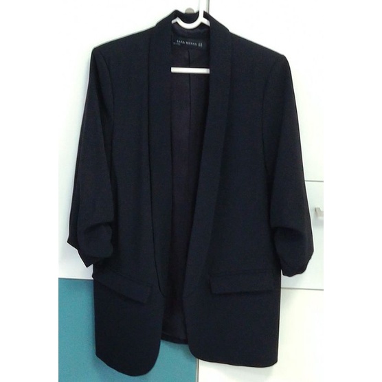 Zara黑色西裝外套 女款 XS 原價約2千多元(約2.5折）