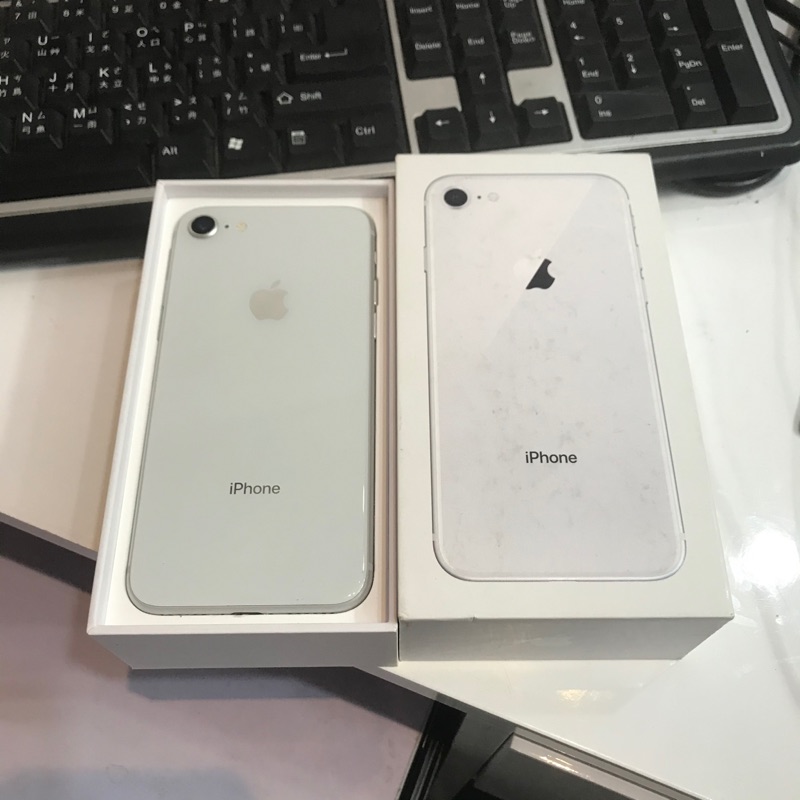 iPhone 8 64gb