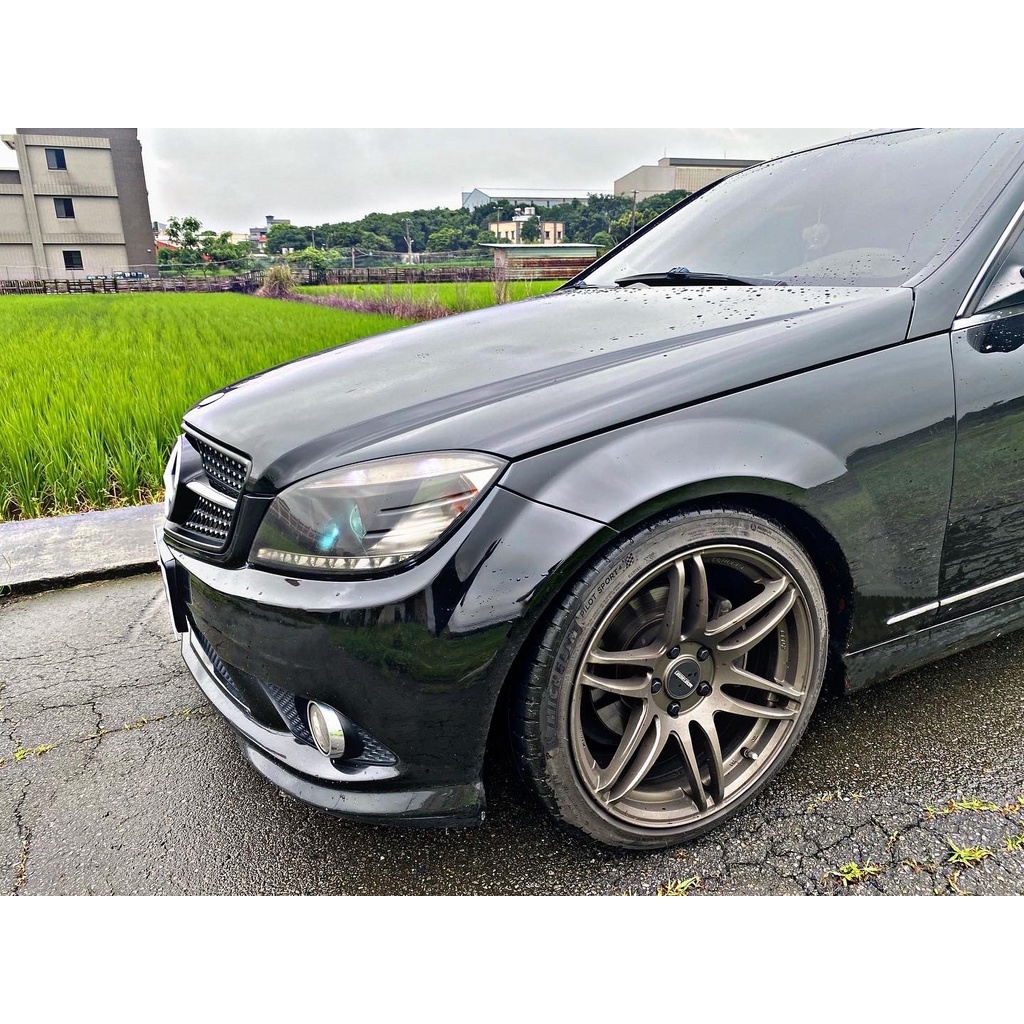 Fb:硬硬的車庫😎2009 C300 賓士 原廠 認證車 改裝 輪胎 皮椅  中古車 二手車 桃園 汽車 車用