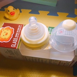 小獅王辛巴（奶瓶蓋+中蓋+防脹氣奶嘴）適用超輕鑽寬口雙凹玻璃大奶瓶 兩個合售$50