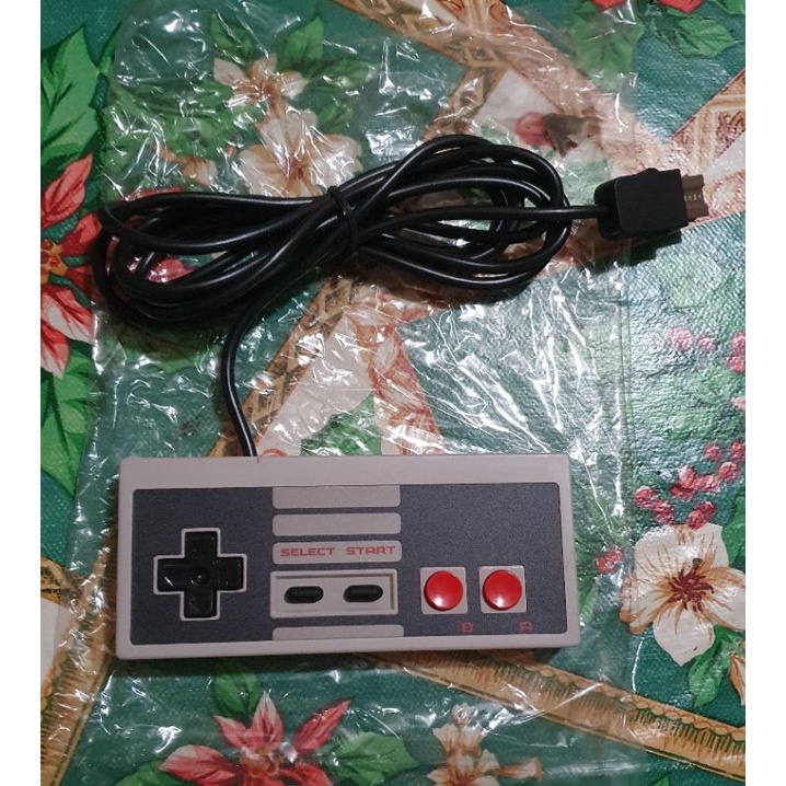 紅白機經典版 MINI NES 專用遊戲有線手柄，兼容wii主機手把